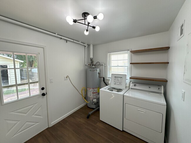 Laundry and utility room - 5819 Blueridge St