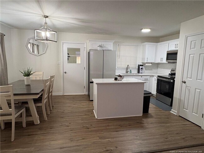 Building Photo - 4334 Forest View Dr