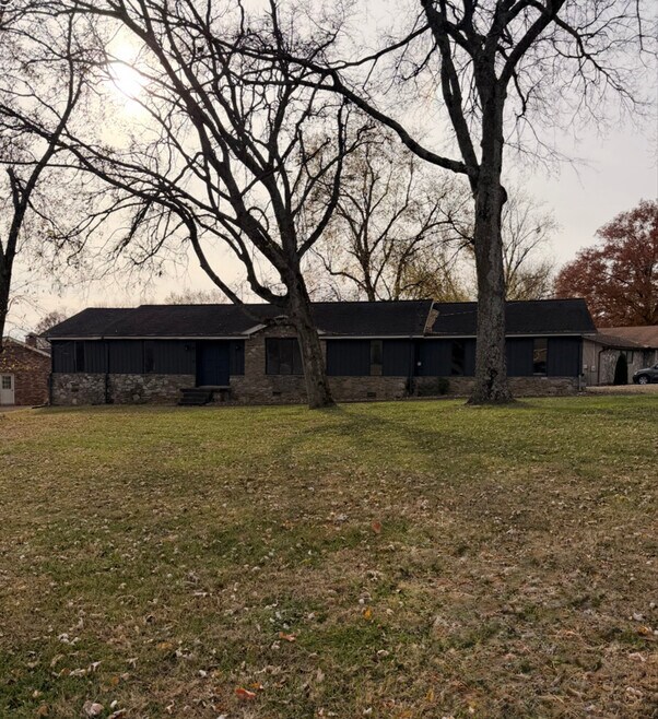 Building Photo - 142 Allen Dr