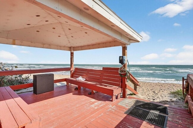 Building Photo - 7410 S Ocean Dr