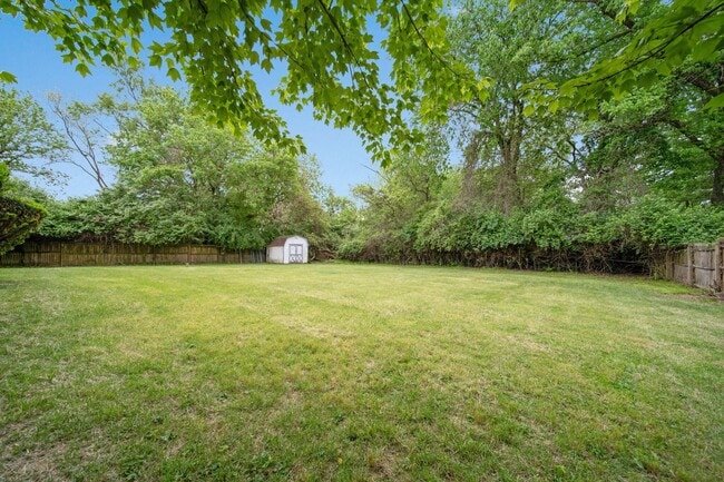 Building Photo - 921 Beechwood Rd