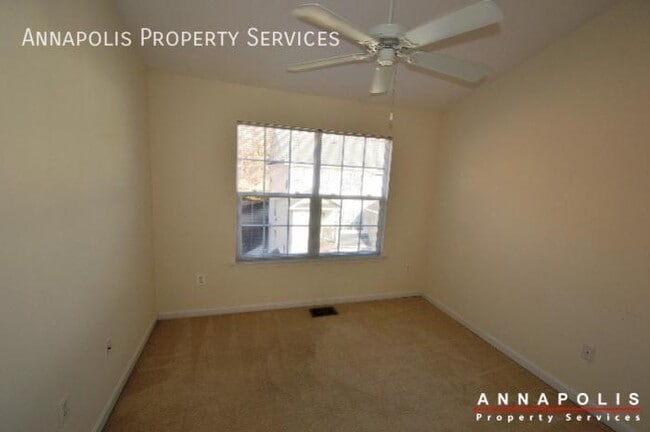 Building Photo - 2123 Hideaway Ct