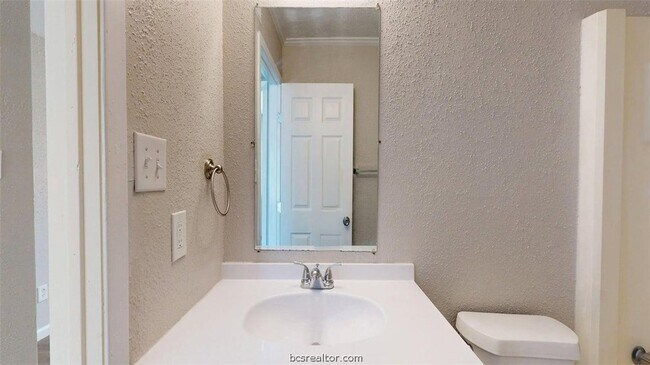 Building Photo - 806 Oran Cir