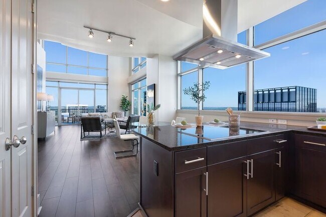 Building Photo - 102 Colorado St