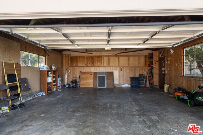 Building Photo - 6739 Garces Ave