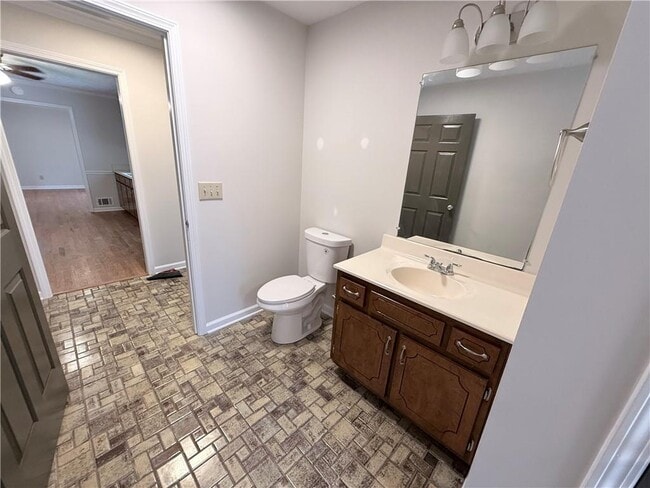 Building Photo - 40 Salem Ridge