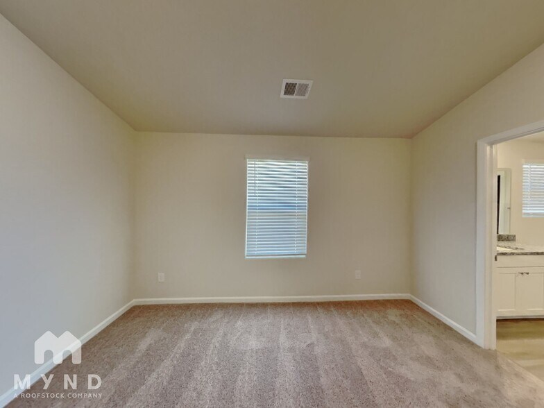 Building Photo - 112 Warwick Dr