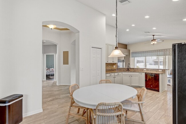 Building Photo - 11320 Scribner Station Ln