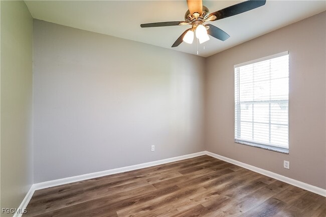 Building Photo - 525 SW 23rd Terrace