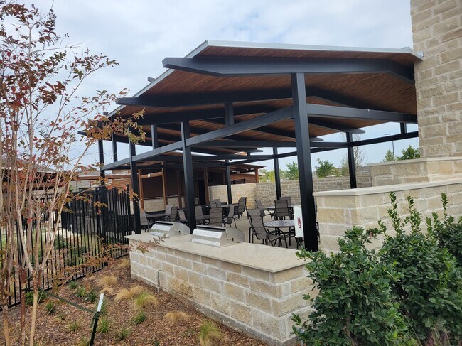 Building Photo - 7521 Bluebell Ln