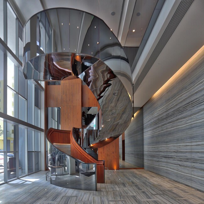 Building Photo - 1300 Brickell Bay Dr