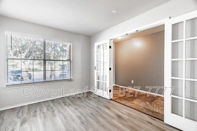 Building Photo - 10602 Terrace Plain