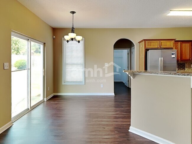 Building Photo - 812 Andora Way SW