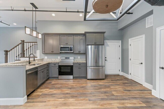 Building Photo - 122 Washington St