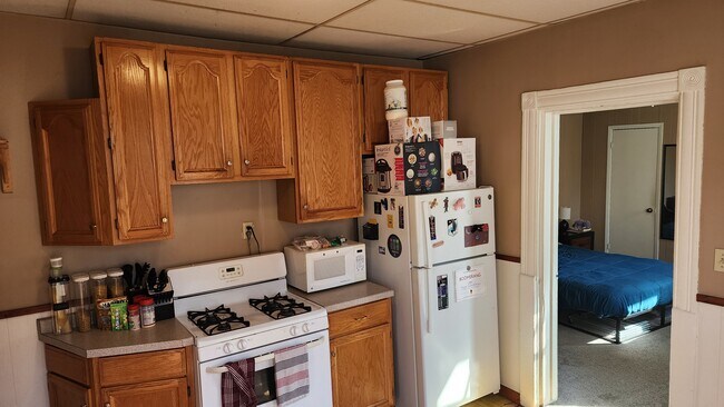 Building Photo - 1410 Breda Ave