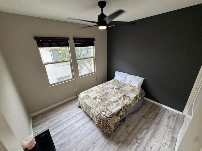 Building Photo - Spacious 2-Bedroom, 2-Bath Modern Home Loc...