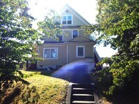 Building Photo - 2332 Hoyt Ave