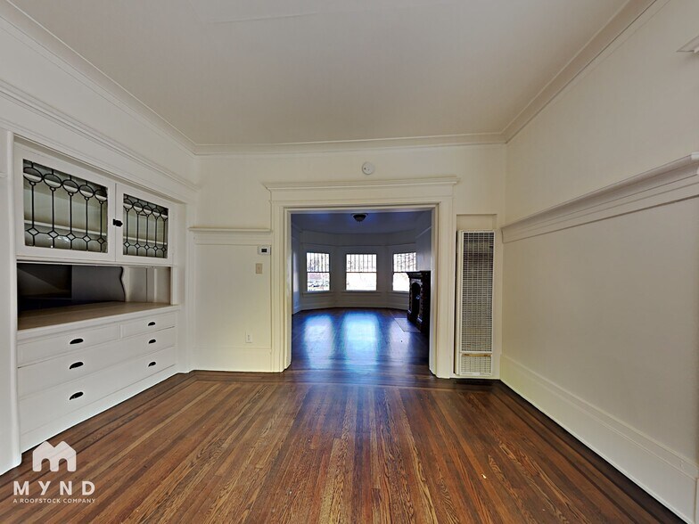 Building Photo - 819 14th St