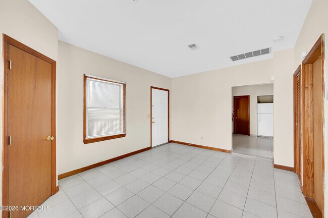 Building Photo - 2 Ocean Terrace