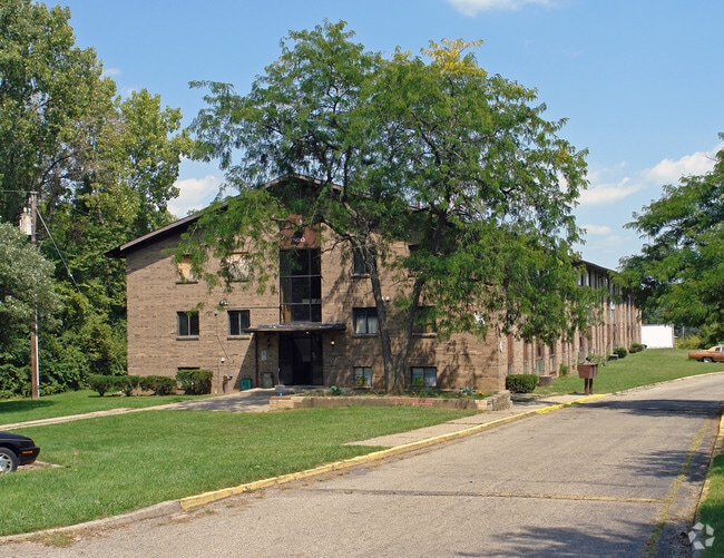 Maplewood Manor Apartments 500 Bowie Dr Dayton OH 45417 Apartment