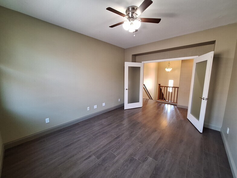 Building Photo - 5424 Knotty Pine Way