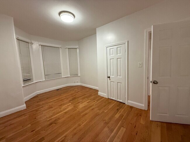 Building Photo - 23 Myrtle St