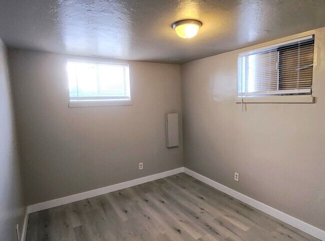 Building Photo - 133 Cottage Ave