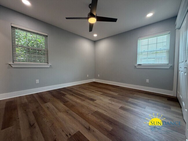 Building Photo - Lovely 3 Bedroom Home in Fort Walton Beach!