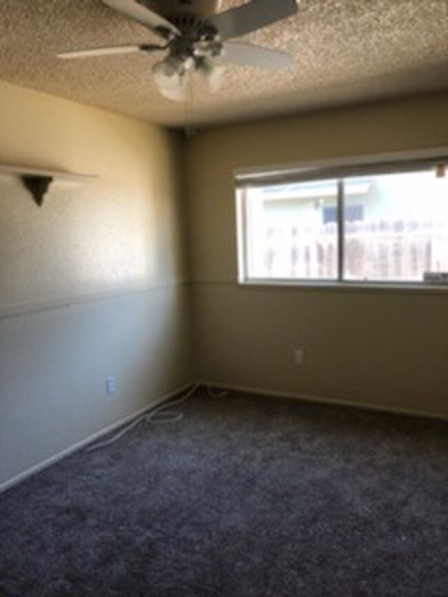 Building Photo - Modesto, 3 bedroom 2 bathroom with a 2 car...