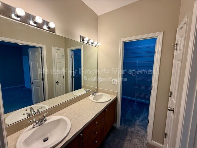 Building Photo - 217 Marino Pl