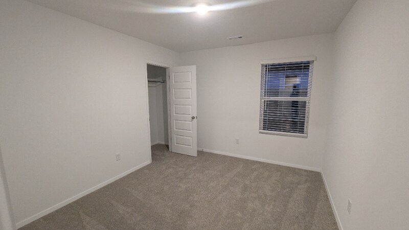 Building Photo - 1405 E Latium St