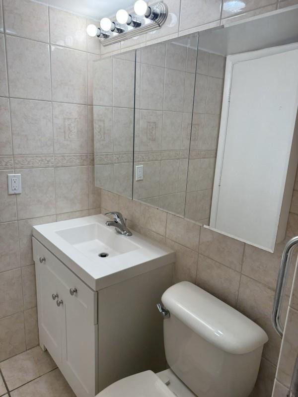 Master bath - 7608 NW 18th St