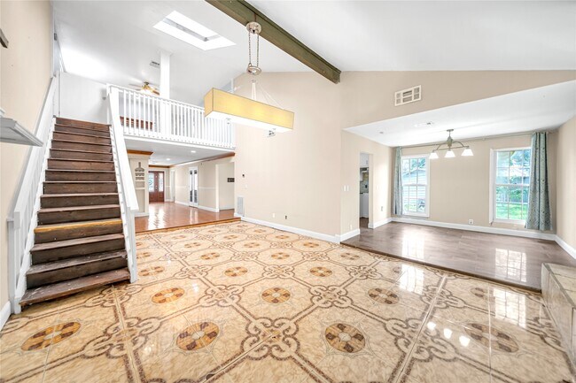 Building Photo - 13014 Skymeadow Dr