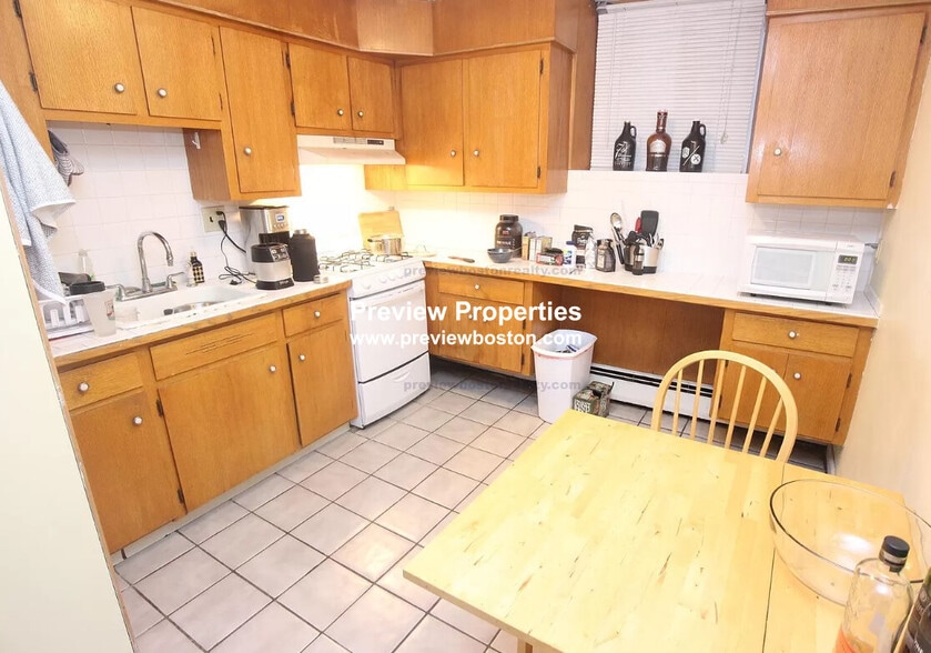 Building Photo - 9 Braemore Rd
