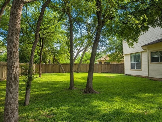 Building Photo - 9412 Lightwood Cove
