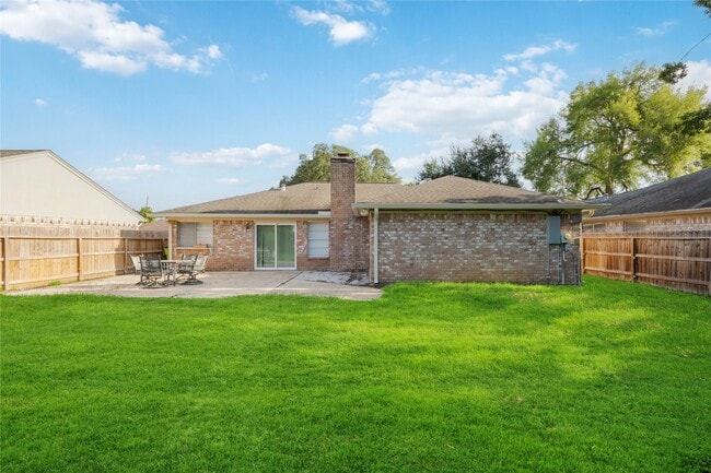 Building Photo - 2331 Ridgemont Dr