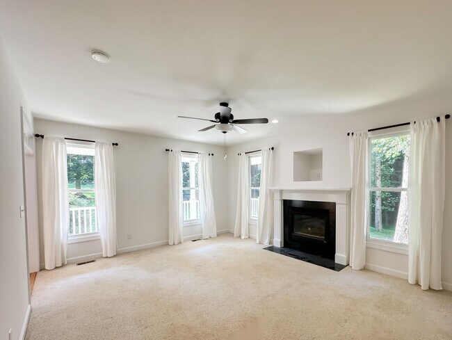 Building Photo - Cozy Oasis in Wake Forest!