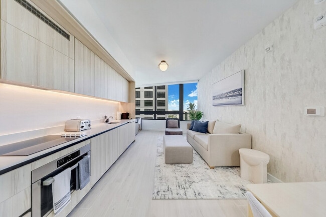 Building Photo - 350 N Miami Ave