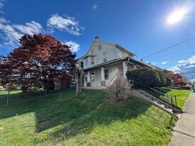 Building Photo - 2214 Main St