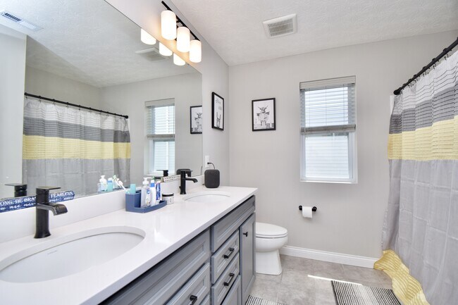 Building Photo - 7164 Glenvalley Dr