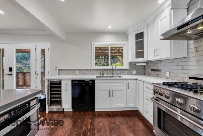 Building Photo - 1951 Heath Dr