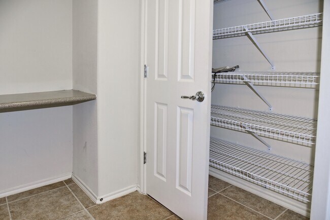 Building Photo - 13600 Breton Ridge St