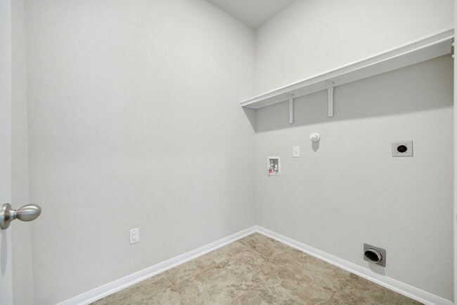 Building Photo - 8907 Arundal Garden