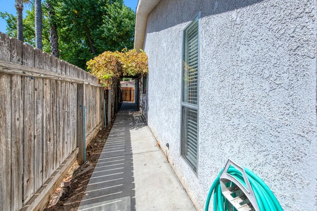 Building Photo - 6364 N Barcus Ave
