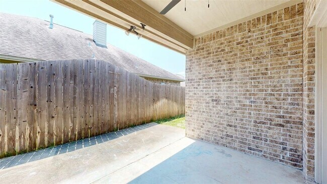 Building Photo - 3900 Latinne Ln