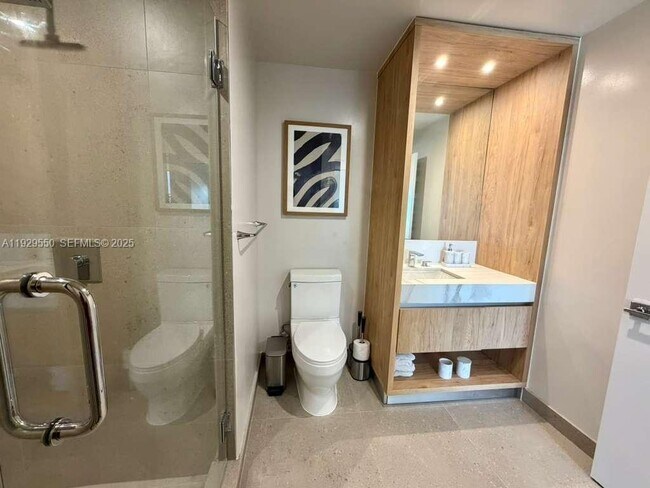 Building Photo - 11 NE 6th St