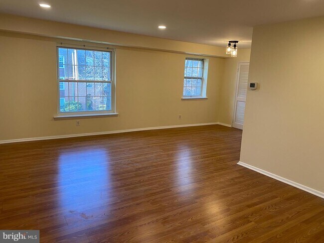 Building Photo - 4000 Gypsy Ln