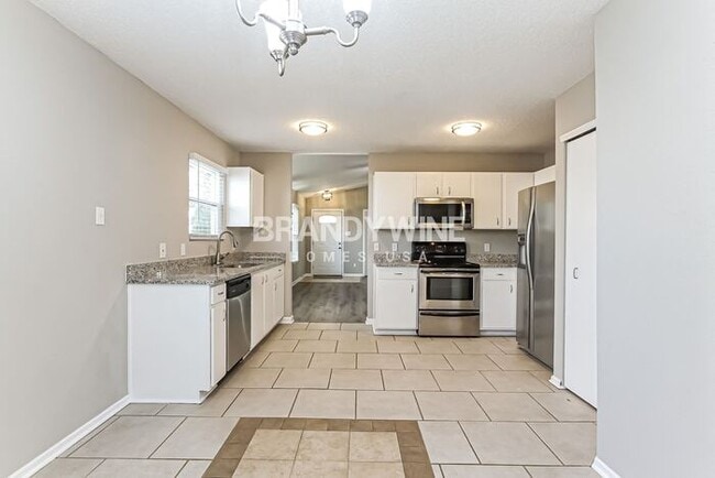 Building Photo - 944 Streamside Dr