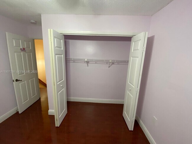 Building Photo - 10934 SW 146th Ave