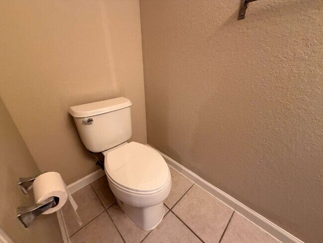 Building Photo - NEWLY UPGRADED 2BD/2.5 BATH TOWNHOME IN THE EXCLUSIVE WYNCHASE COMMUNITY!!
